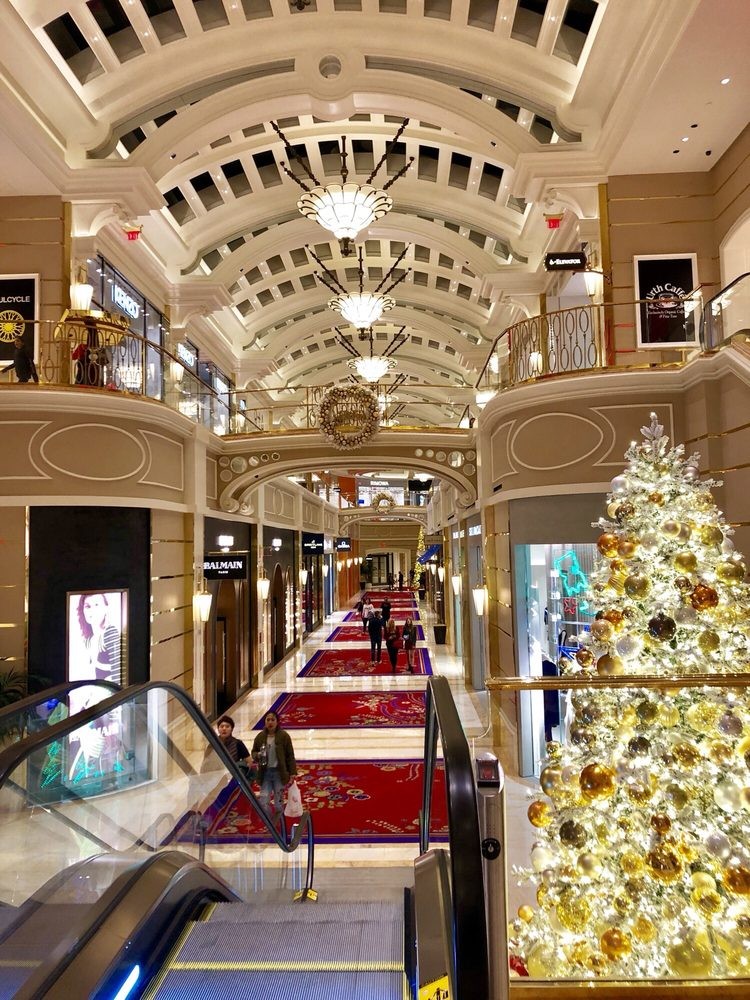 Wynn Plaza Shops