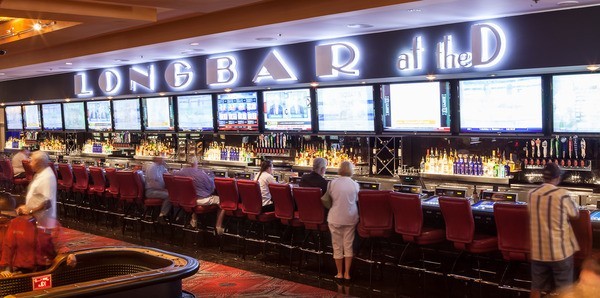 Club and Carouse at the Longbar