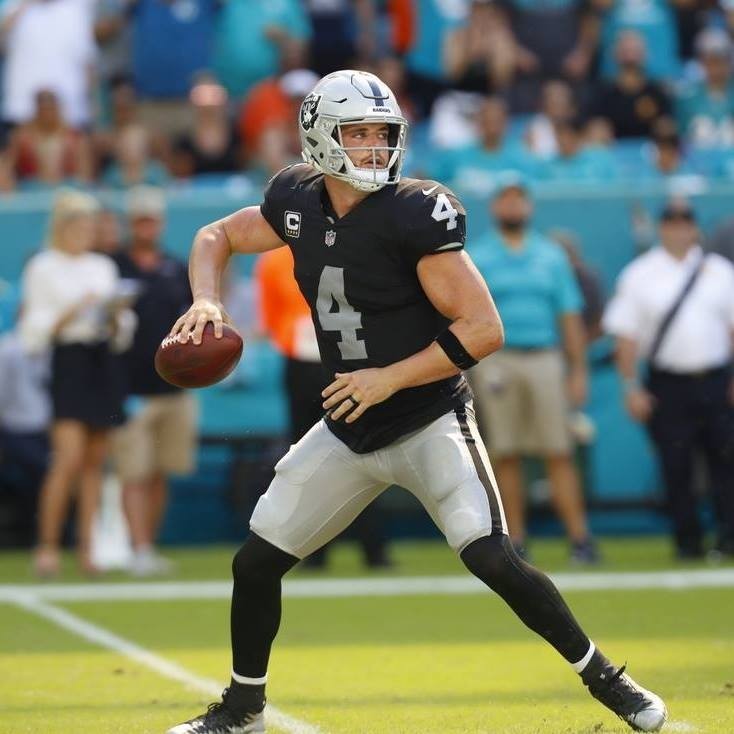 #4 Former NFL wide reciever calls Derek Carr an elite quarterback
