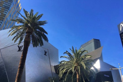 Where To Shop on the Las Vegas Strip (2022)