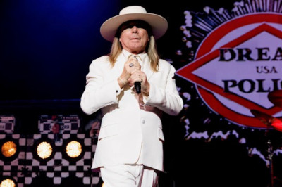 Las Vegas Mixtape v31: Rock’s Agelessness, an In-Town Getaway, and 90’s Vintage Threads