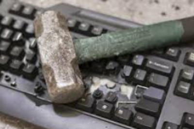 JOURNALISTS vs. INFLUENCERS - The Changing Face of News